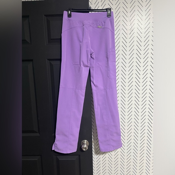 Figs Scrubs- Lilac Dawn - Picture 3 of 3